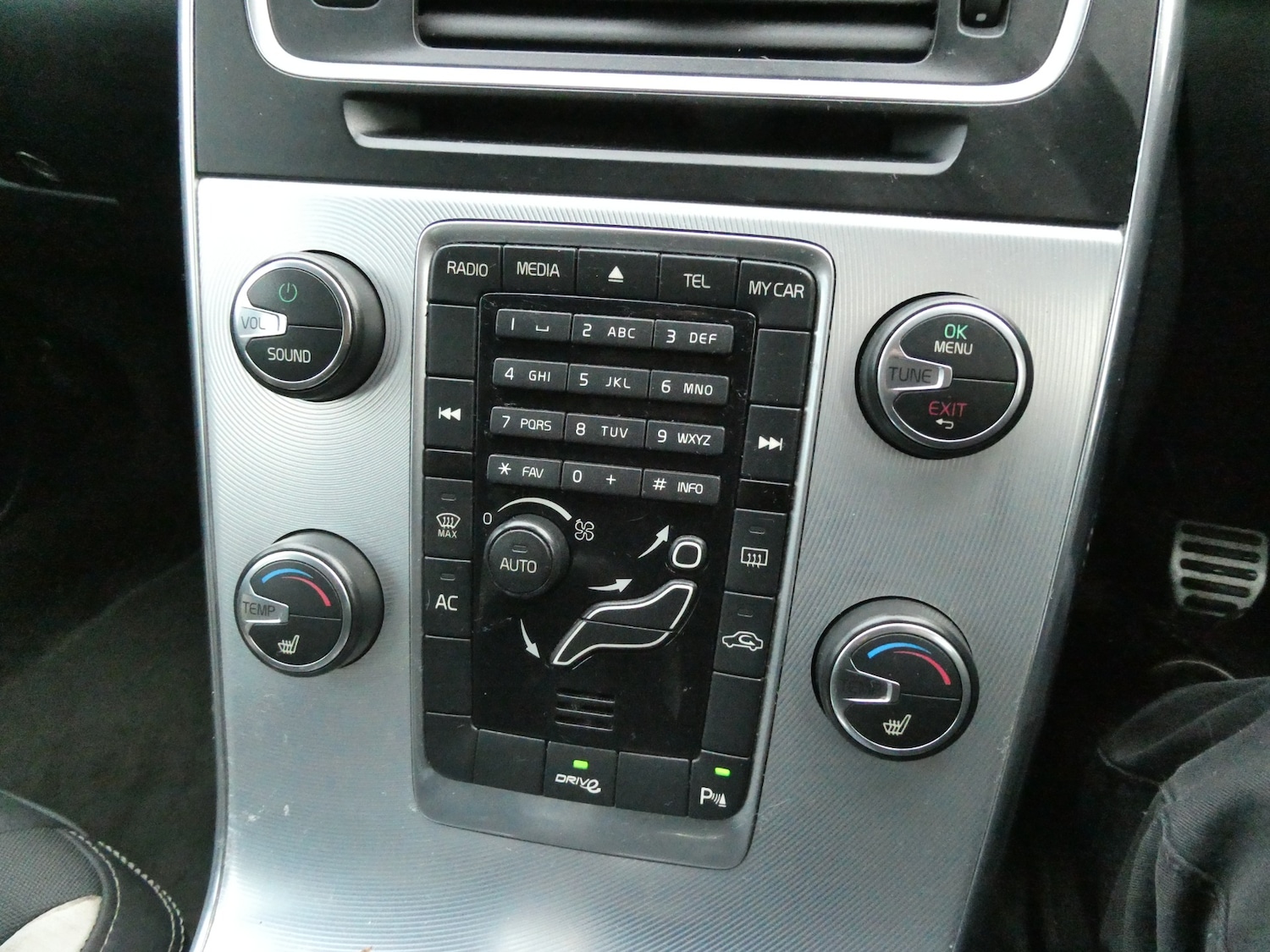 Used Volvo V60 2012 for sale - 76844893: Photo 9