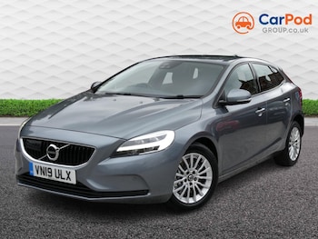 Used Volvo V40 2019 for sale - 79557324: Photo