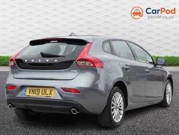 Used Volvo V40 2019 for sale - 79557324: Photo