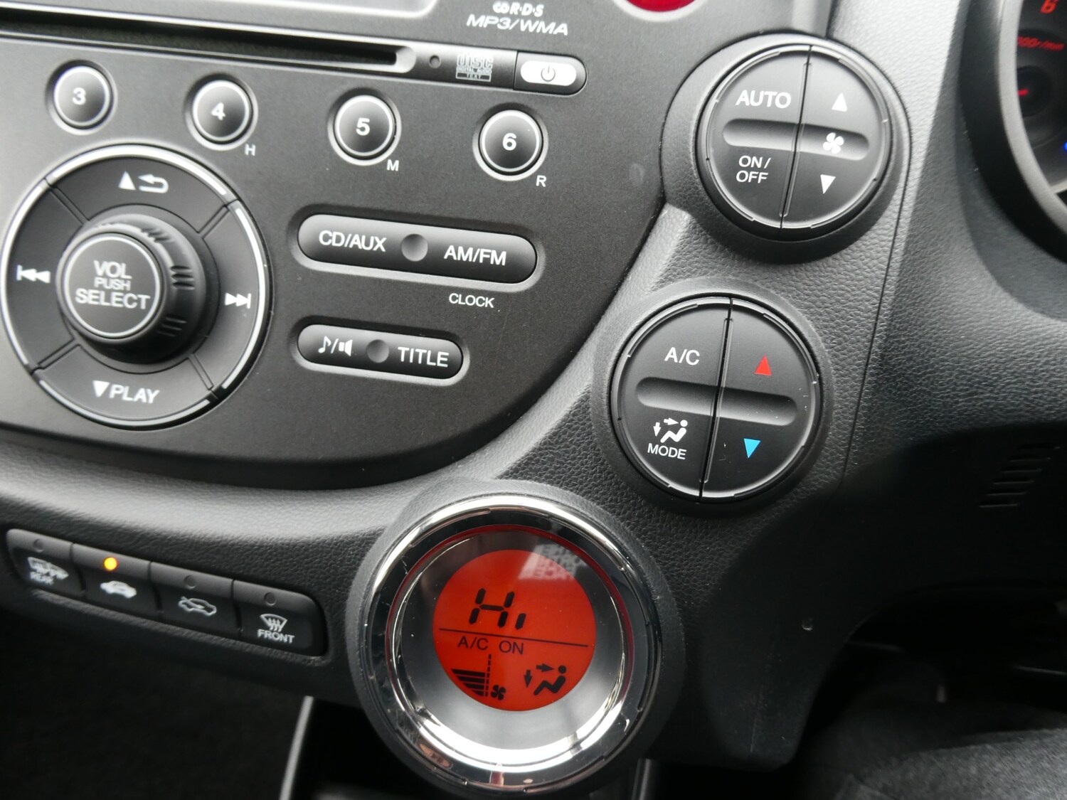 Used Honda Jazz 2014 for sale - 78190592: Photo 15