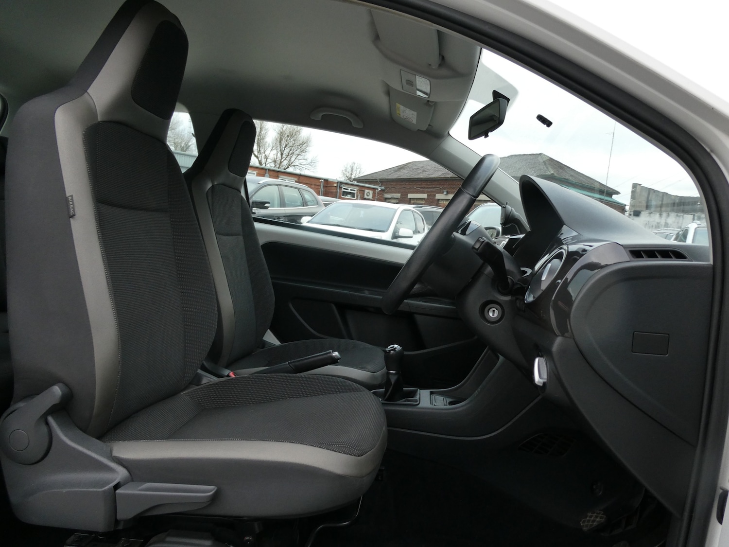 Used Volkswagen up! 2016 for sale - 77061554: Photo 5