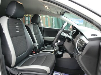 Used Kia Stonic 2018 for sale - 78542008: Photo