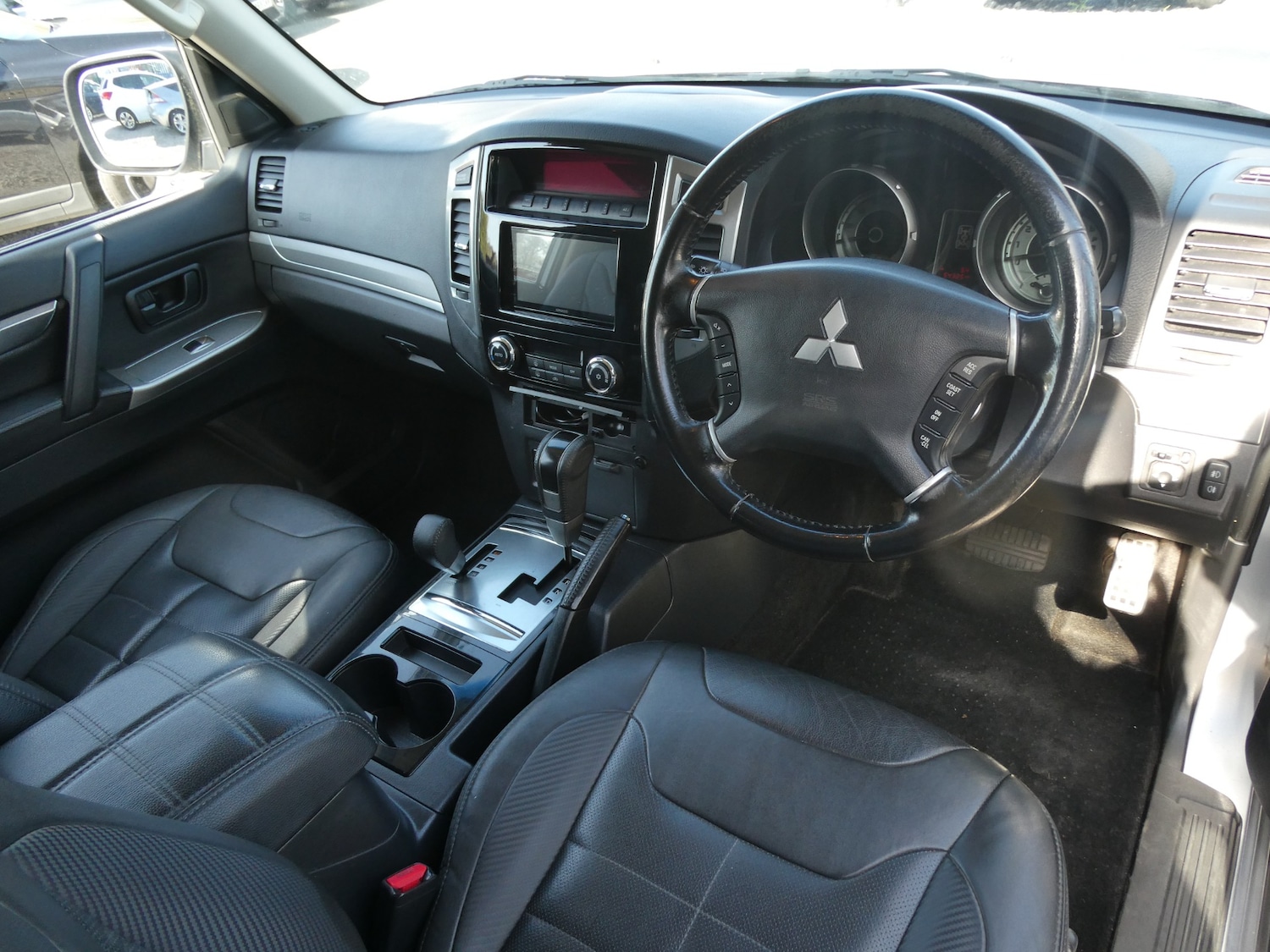 Used Mitsubishi Shogun 2014 for sale - 78162238: Photo 2