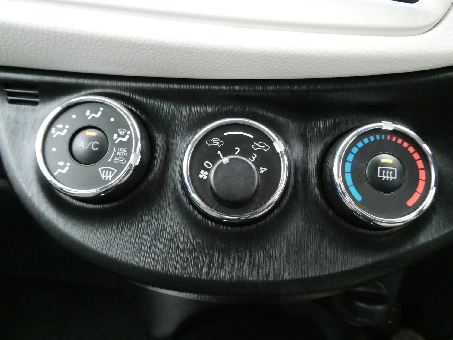 Used Toyota Yaris 2013 for sale - 76541930: Photo 12