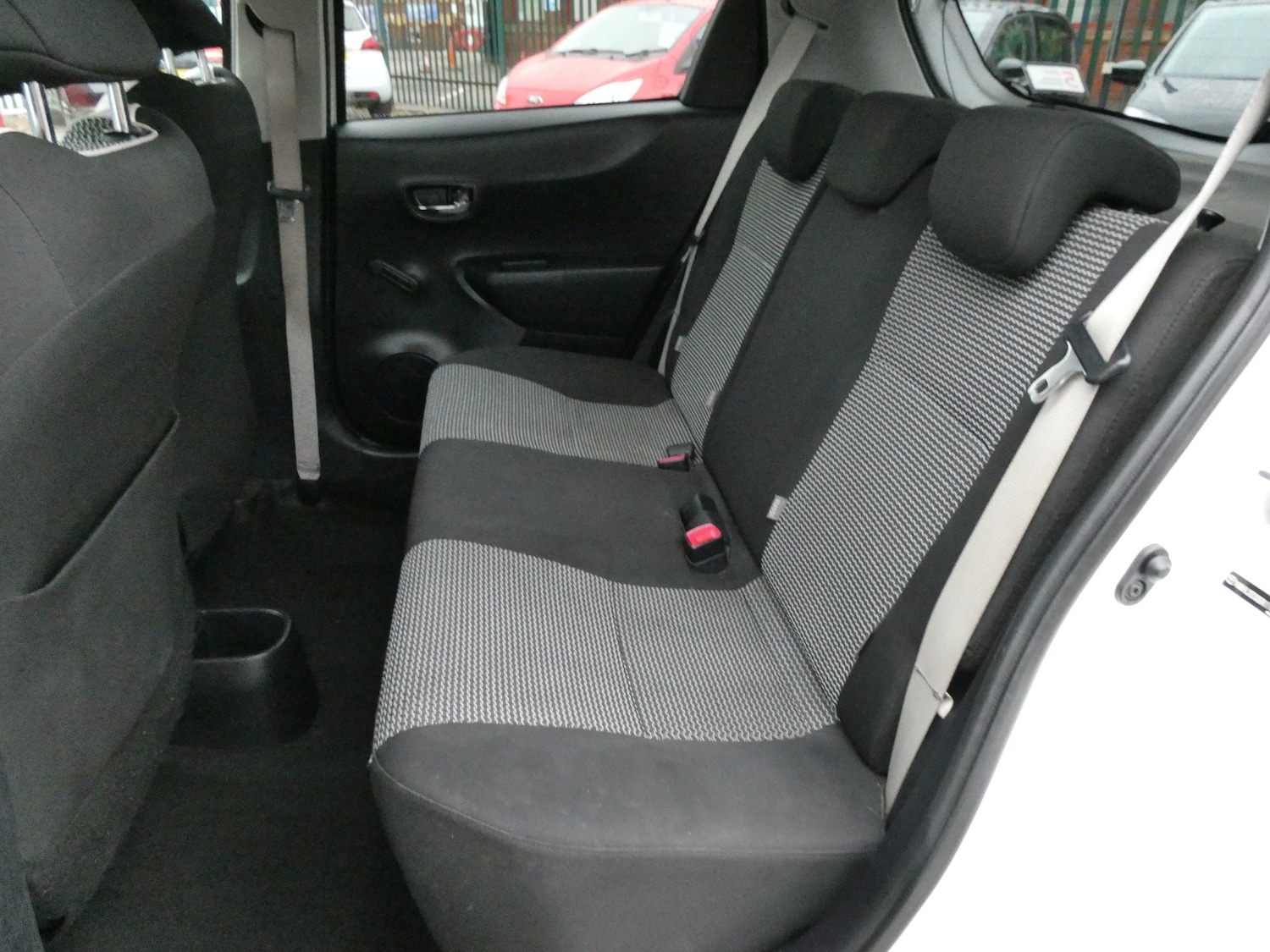 Used Toyota Yaris 2013 for sale - 76541930: Photo 19