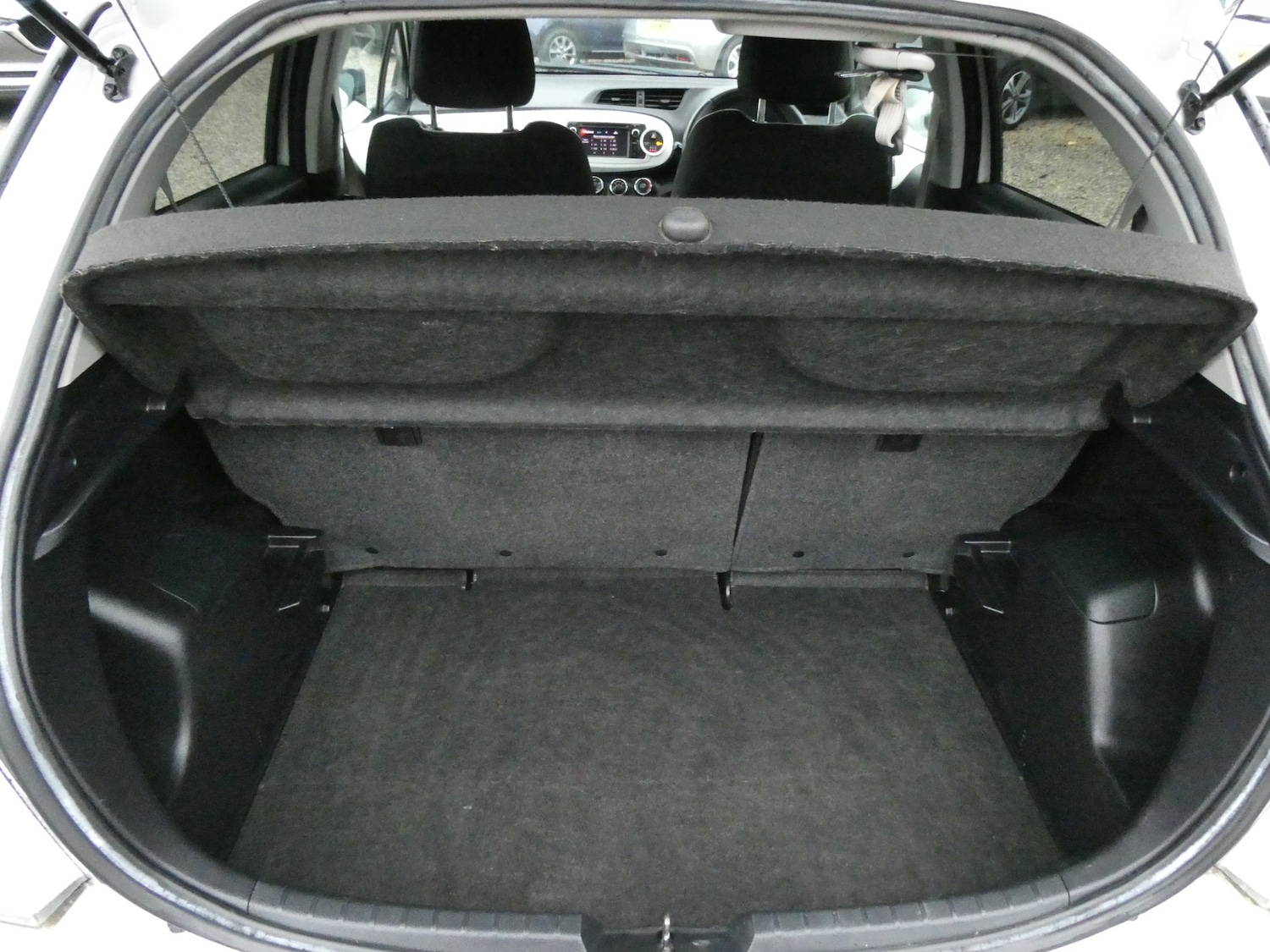 Used Toyota Yaris 2013 for sale - 76541930: Photo 20