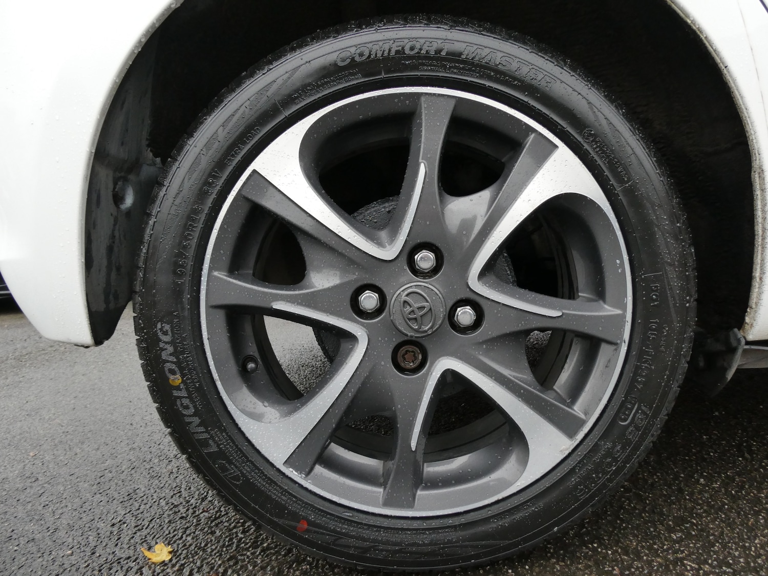 Used Toyota Yaris 2013 for sale - 76541930: Photo 22