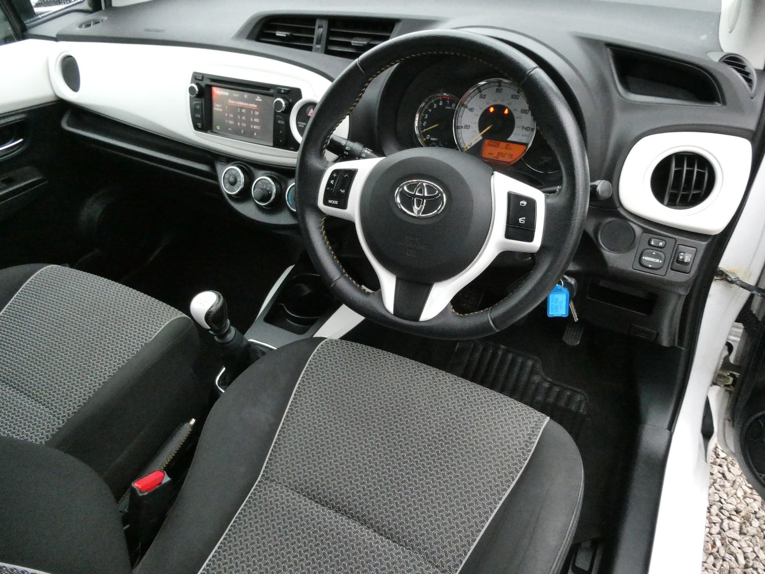 Used Toyota Yaris 2013 for sale - 76541930: Photo 3