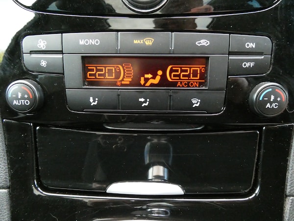Used Ford S-Max 2012 for sale - 76076484: Photo 11