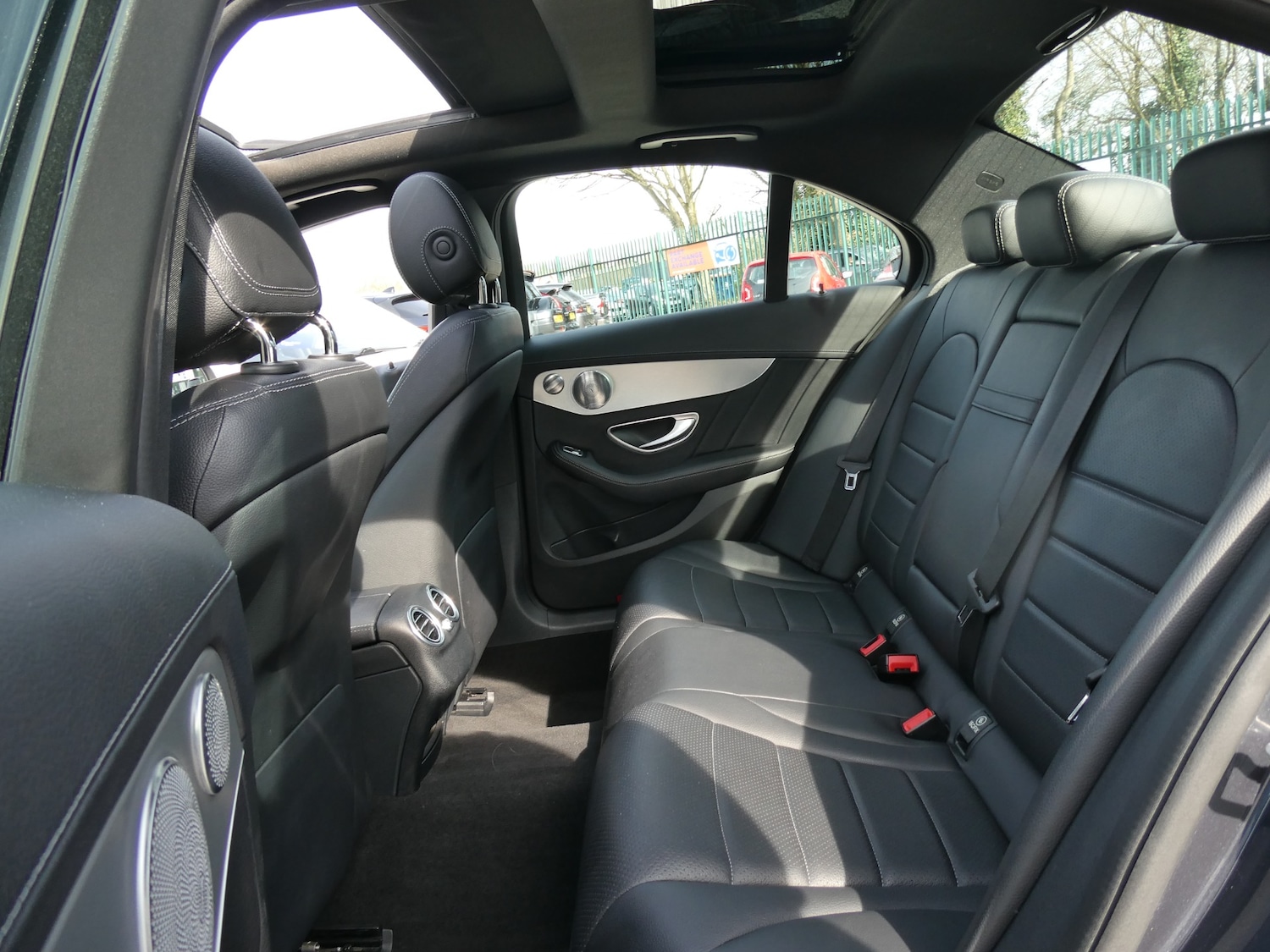 Used Mercedes-Benz C Class 2015 for sale - 77973792: Photo 19