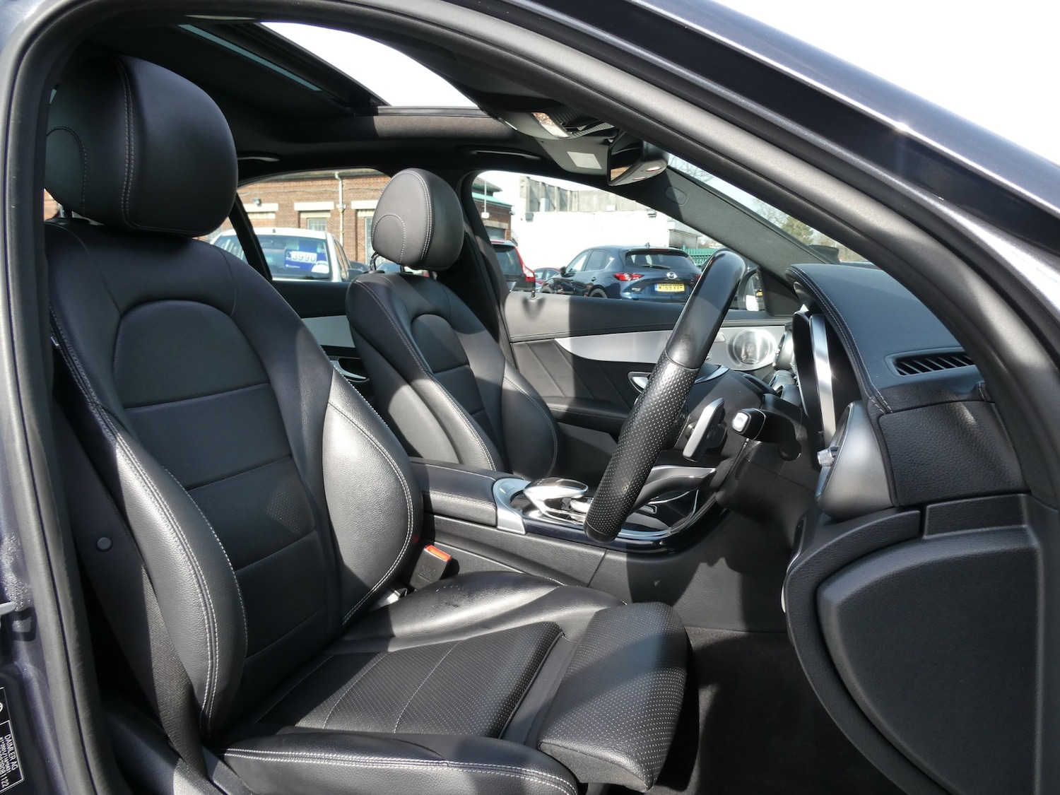 Used Mercedes-Benz C Class 2015 for sale - 77973792: Photo 5