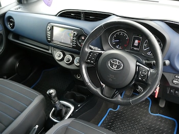 Used Toyota Yaris 2018 for sale - 77888979: Photo