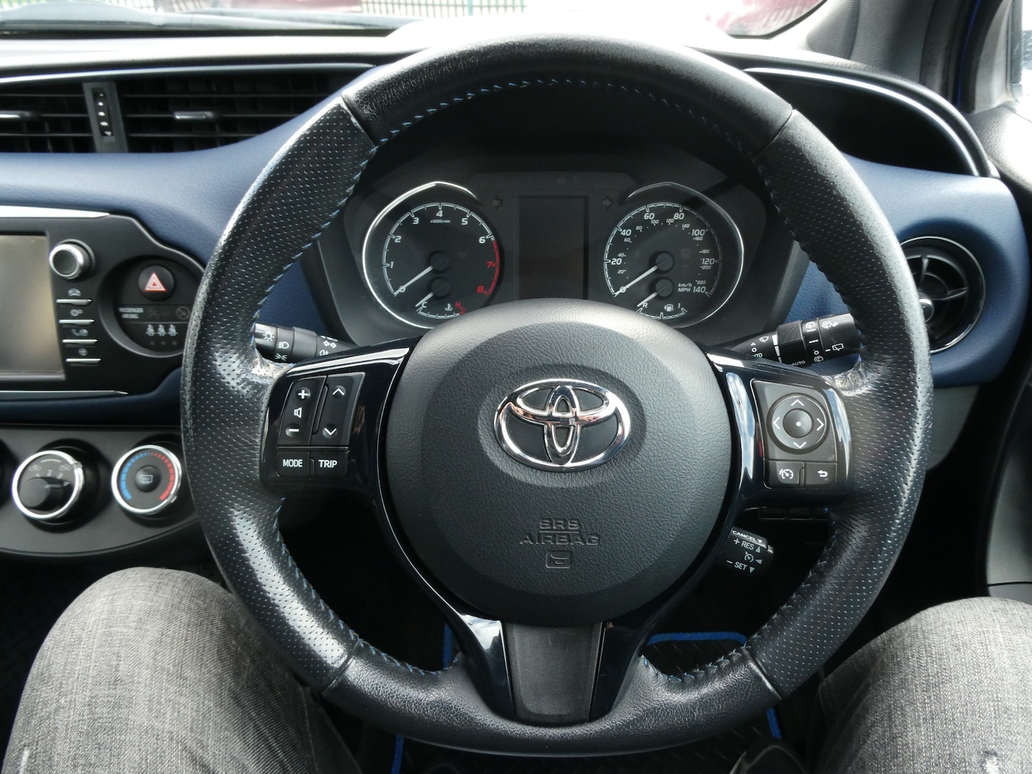 Used Toyota Yaris 2018 for sale - 77888979: Photo 6