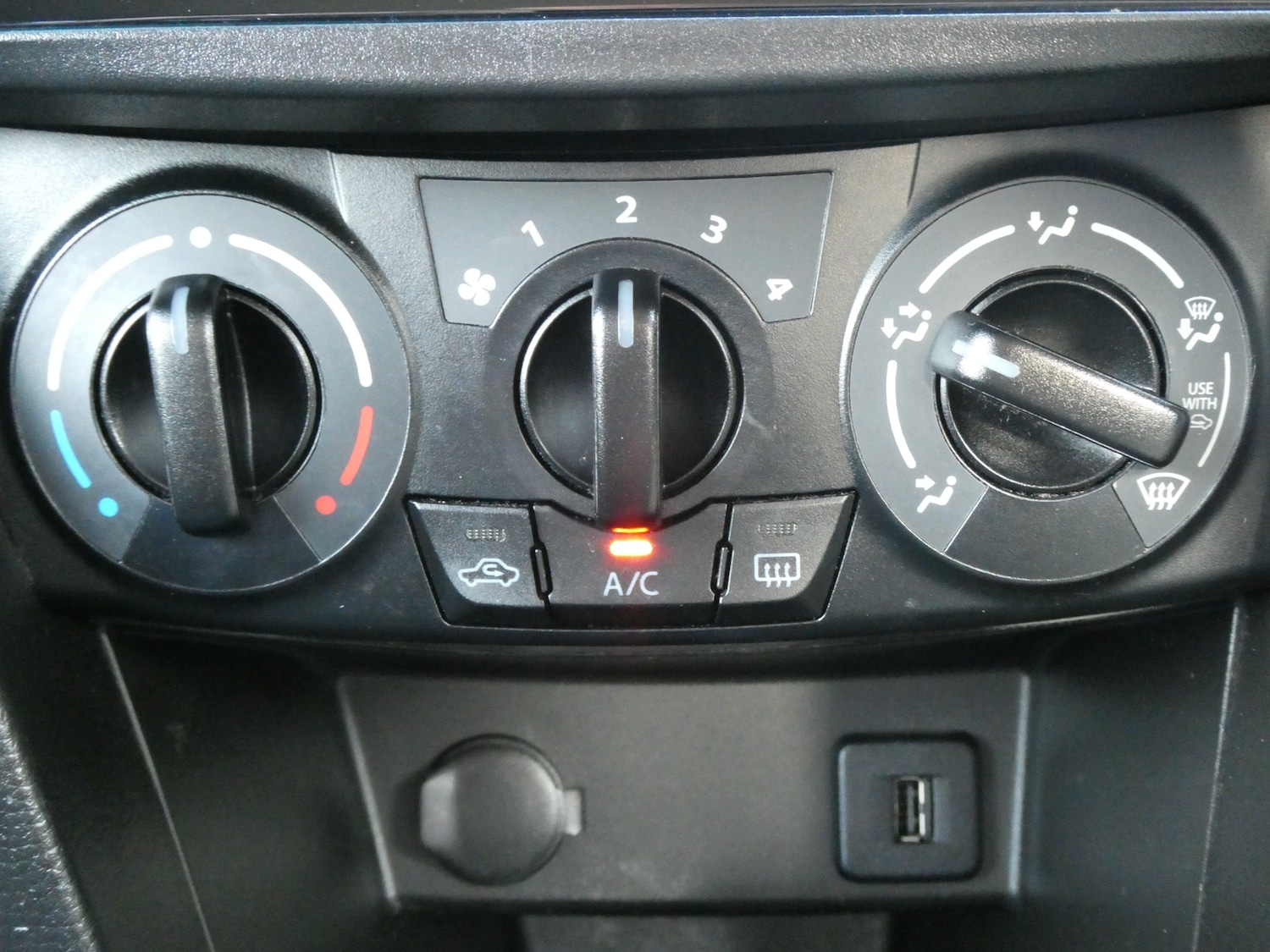 Used Suzuki Swift 2015 for sale - 77934489: Photo 12