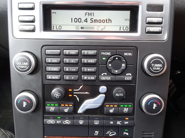Used Volvo XC70 2010 for sale - 74832278: Photo 12