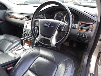 Used Volvo XC70 2010 for sale - 74832278: Photo
