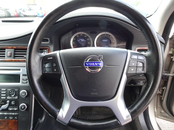 Used Volvo XC70 2010 for sale - 74832278: Photo 6