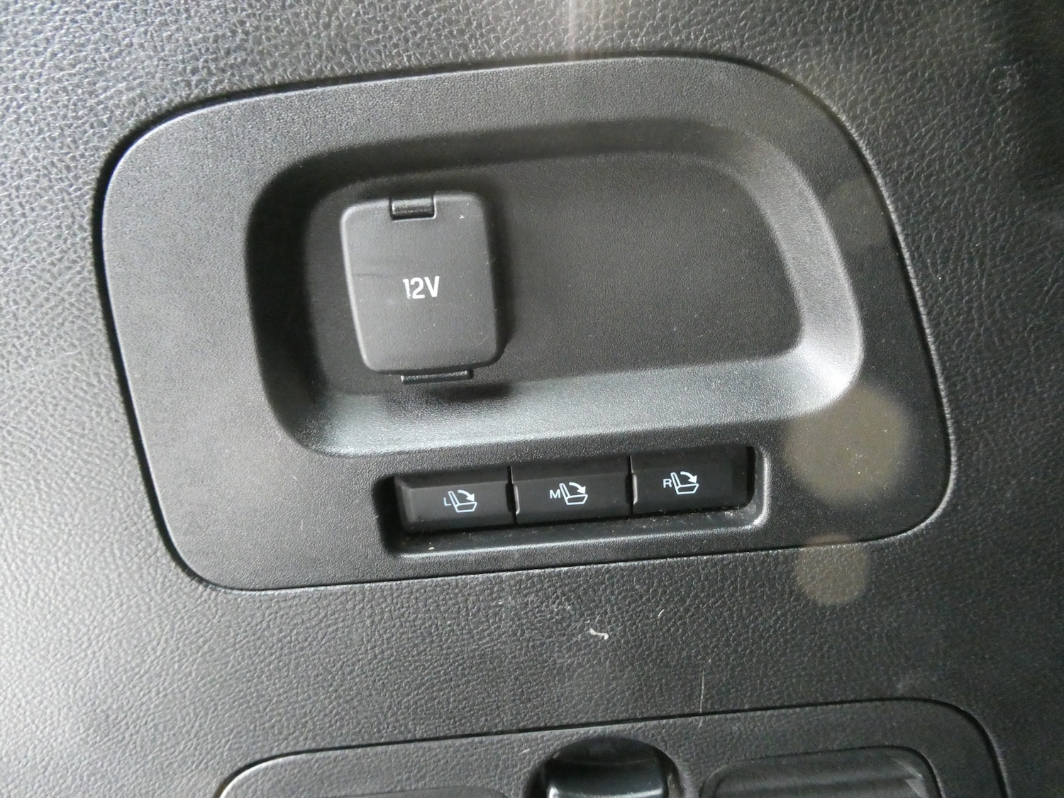 Used Ford S-Max 2017 for sale - 77541738: Photo 8