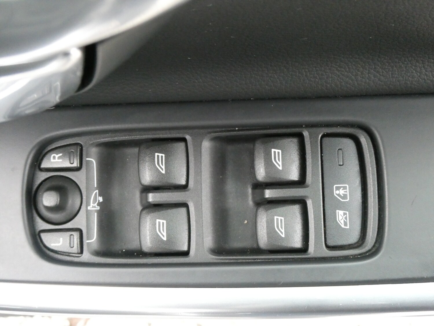 Used Volvo V60 2014 for sale - 77543673: Photo 14