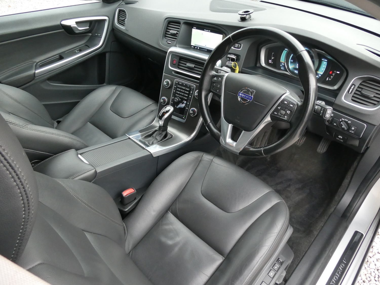 Used Volvo V60 2014 for sale - 77543673: Photo 3