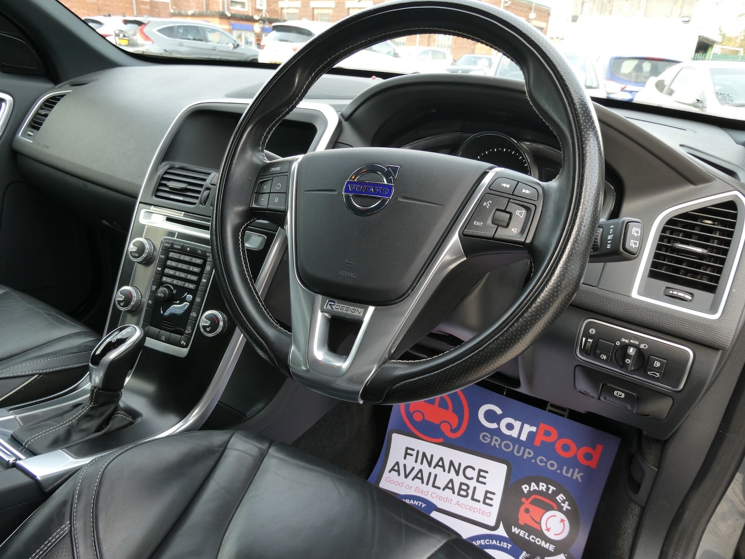 Used Volvo XC60 2017 for sale - 76404779: Photo 3