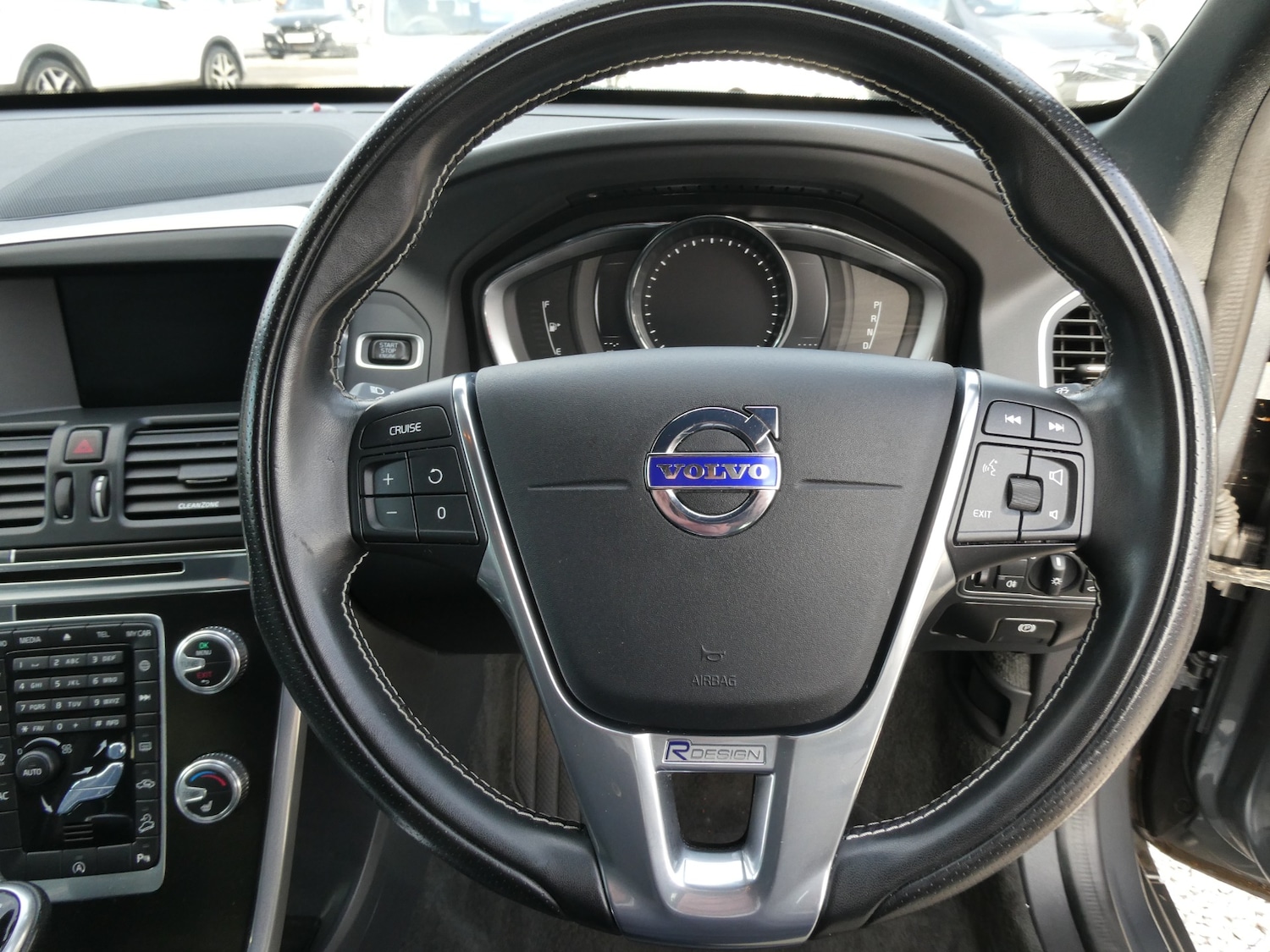 Used Volvo XC60 2017 for sale - 76404779: Photo 6