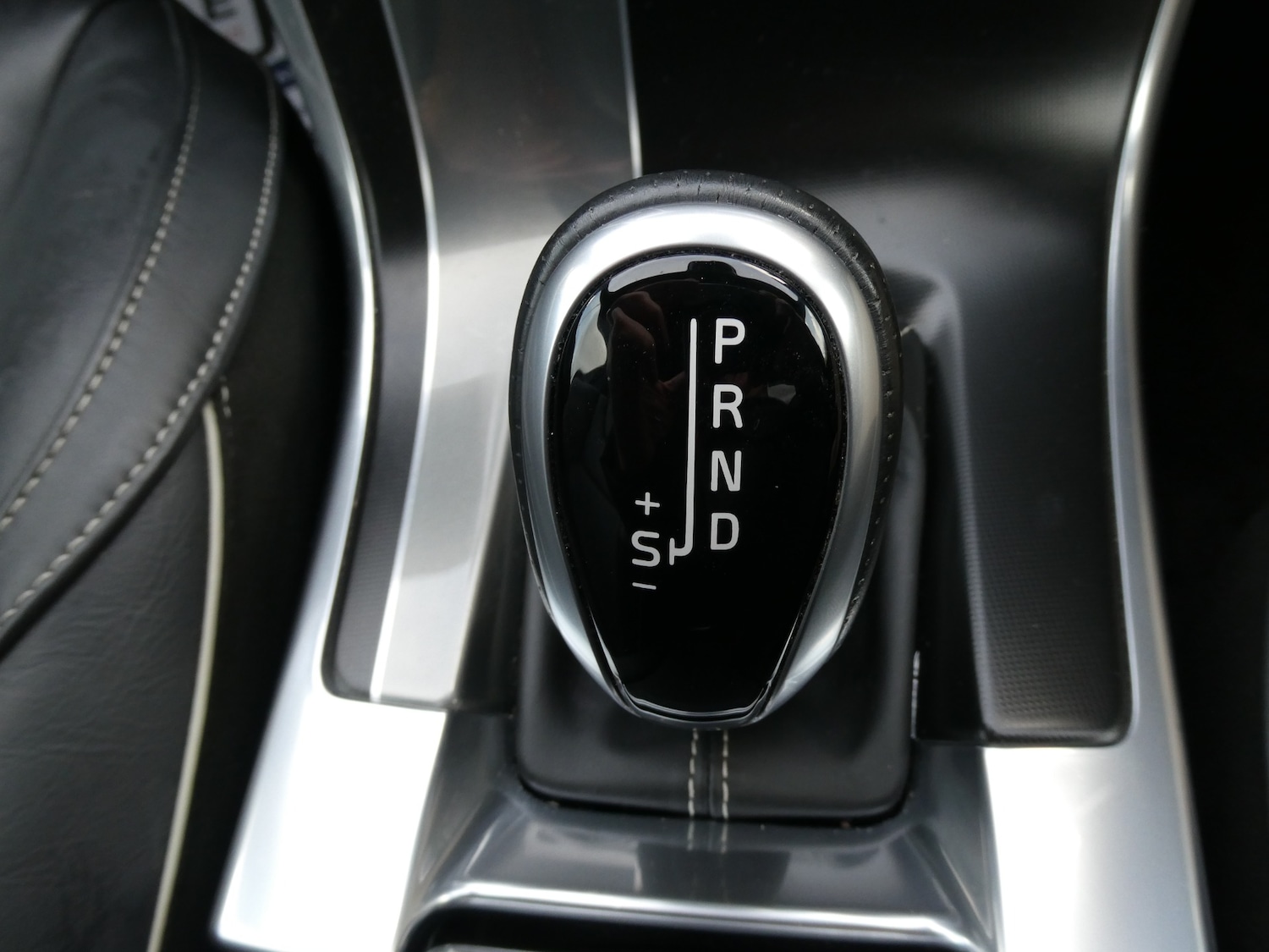 Used Volvo XC60 2017 for sale - 76404779: Photo 8