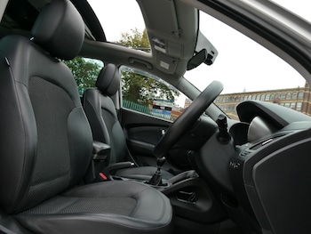 Used Hyundai Ix35 2010 for sale - 76079485: Photo 4
