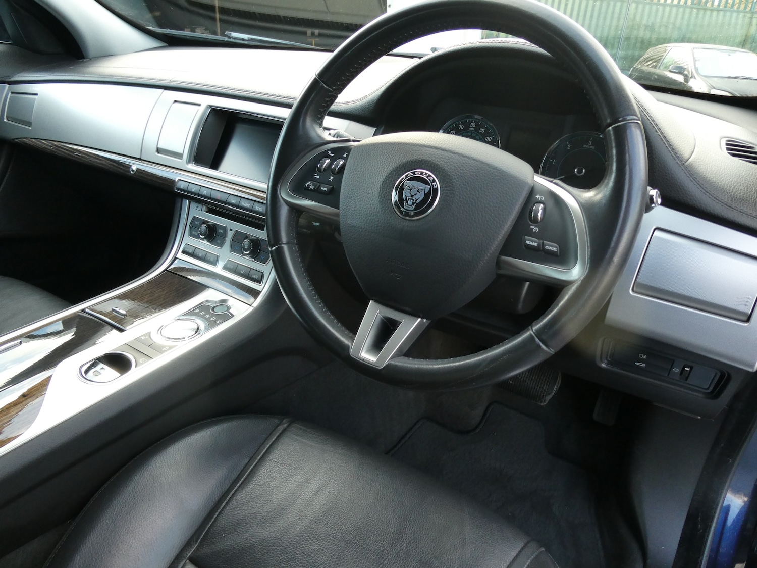 Used Jaguar XF 2015 for sale - 77003391: Photo 3