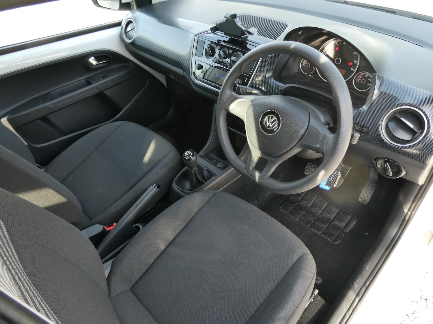 Used Volkswagen up! 2017 for sale - 78162564: Photo 3