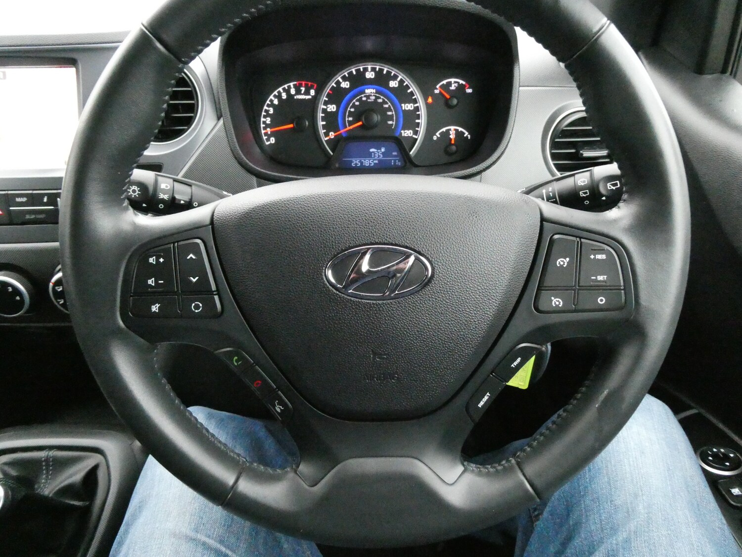 Used Hyundai i10 2018 for sale - 76766545: Photo 6