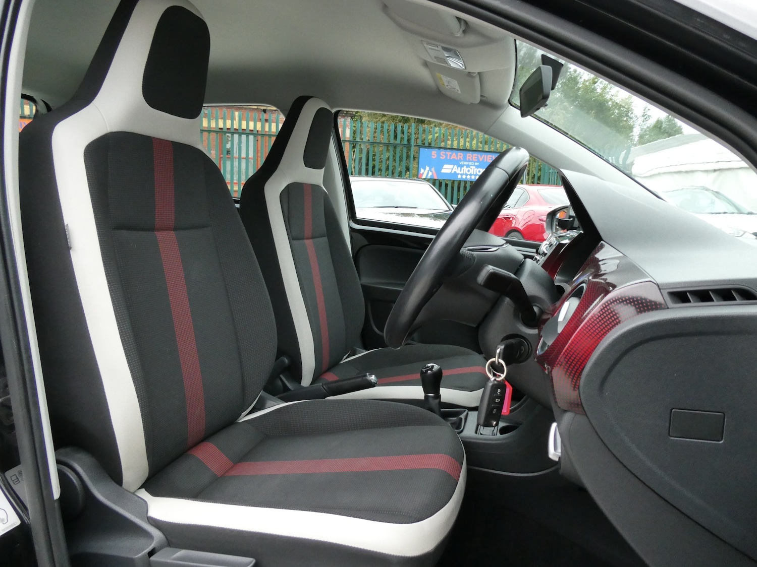 Used Volkswagen up! 2018 for sale - 76130331: Photo 5