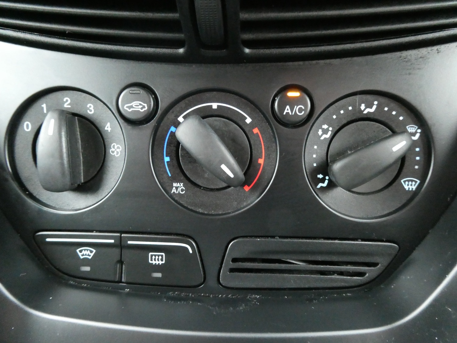 Used Ford C-Max 2015 for sale - 76971179: Photo 15