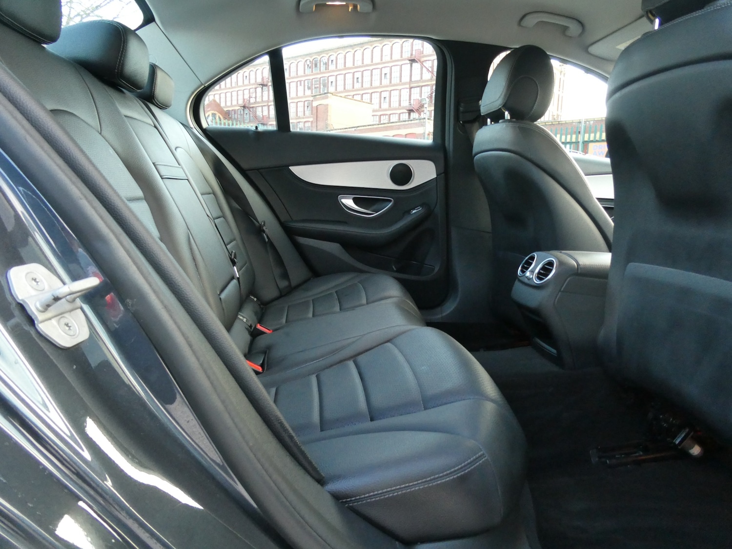 Used Mercedes-Benz C Class 2015 for sale - 77435328: Photo 20