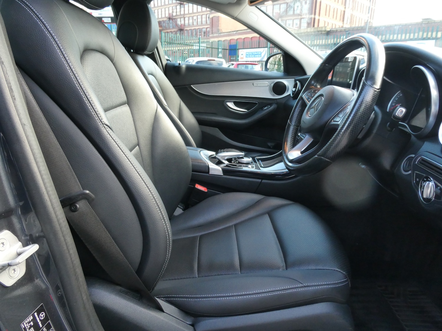 Used Mercedes-Benz C Class 2015 for sale - 77435328: Photo 5