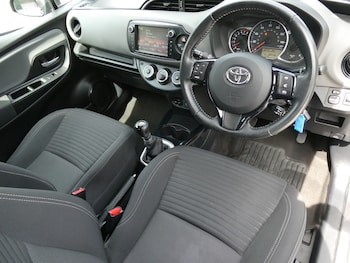 Used Toyota Yaris 2016 for sale - 78668032: Photo