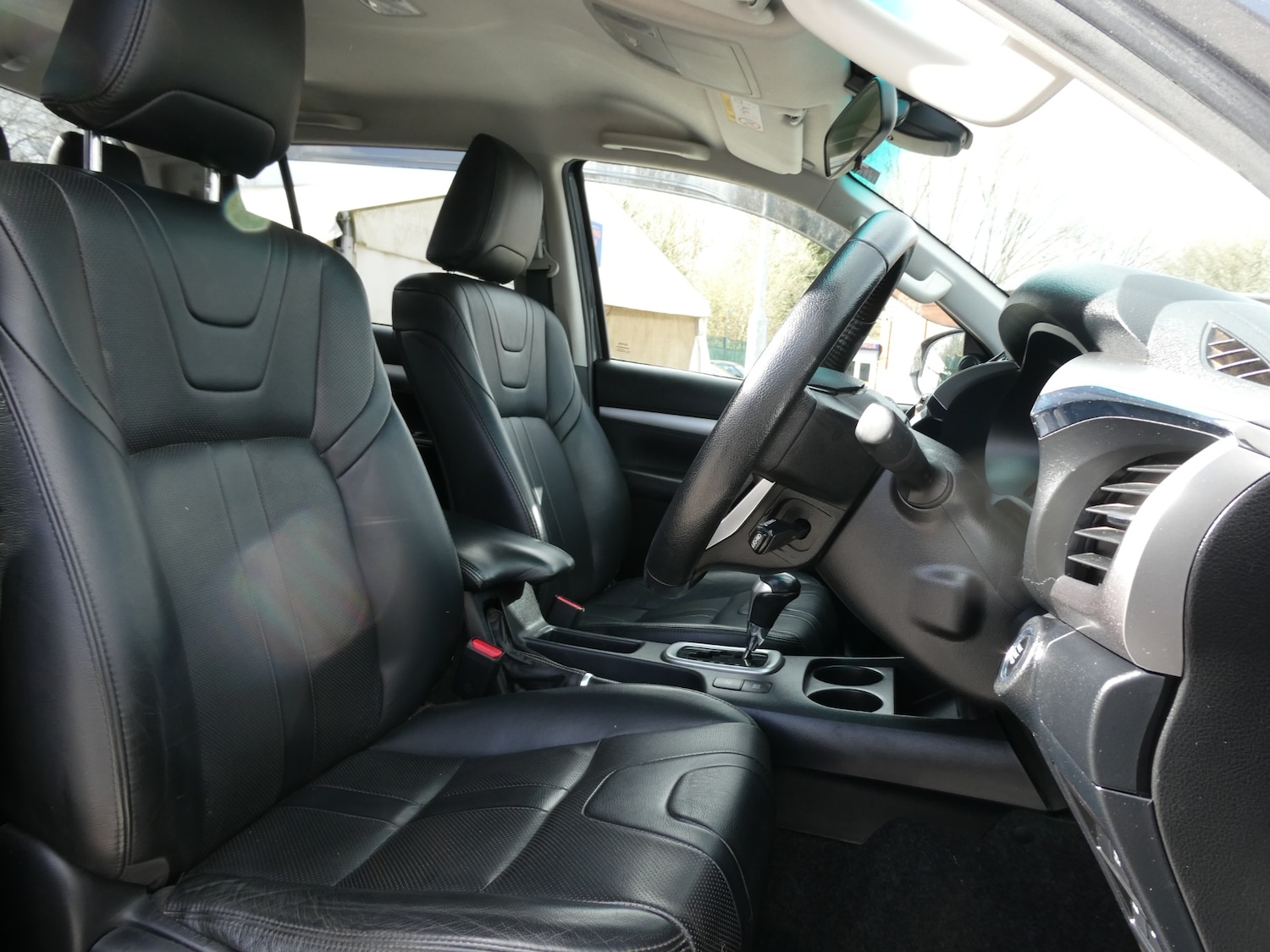 Used Toyota Hilux 2016 for sale - 77831539: Photo 12