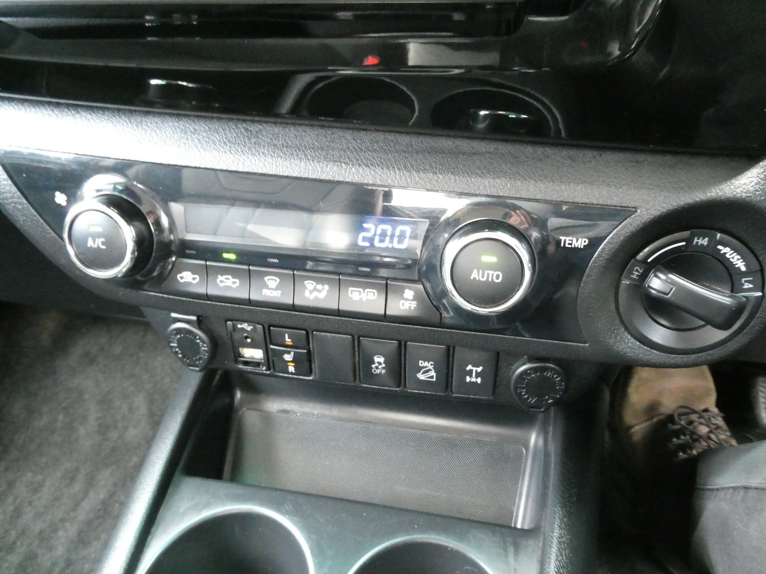 Used Toyota Hilux 2016 for sale - 77831539: Photo 19