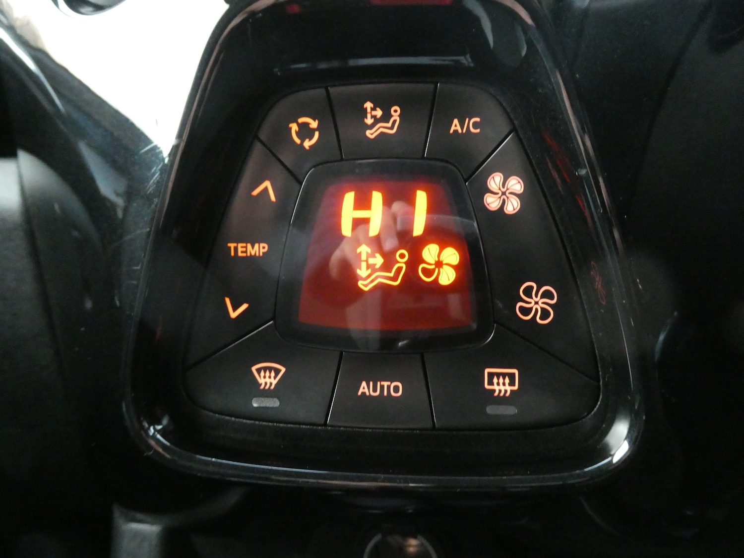 Used Toyota AYGO 2016 for sale - 77340263: Photo 16