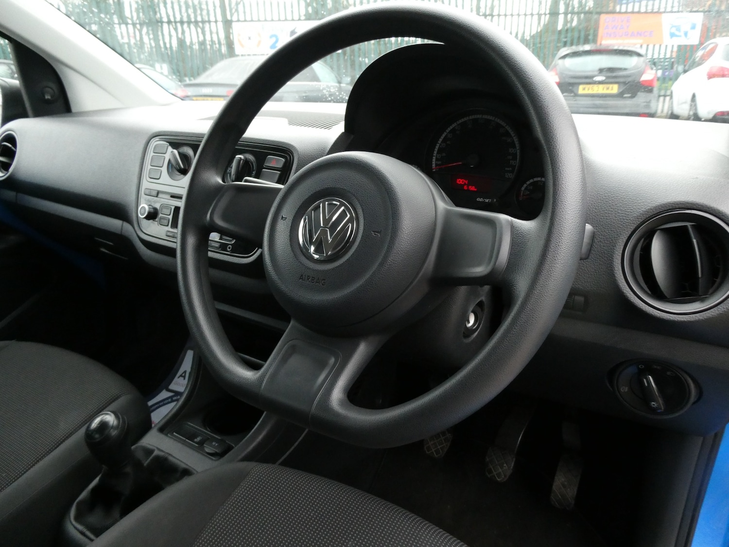 Used Volkswagen up! 2015 for sale - 77135863: Photo 3