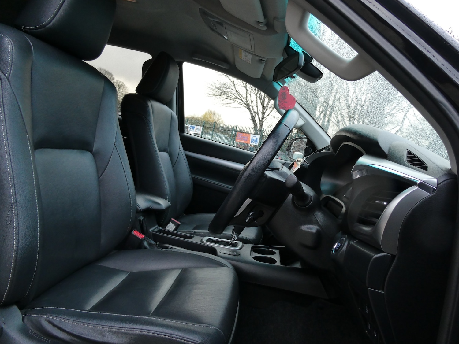 Used Toyota Hilux 2018 for sale - 76845910: Photo 5