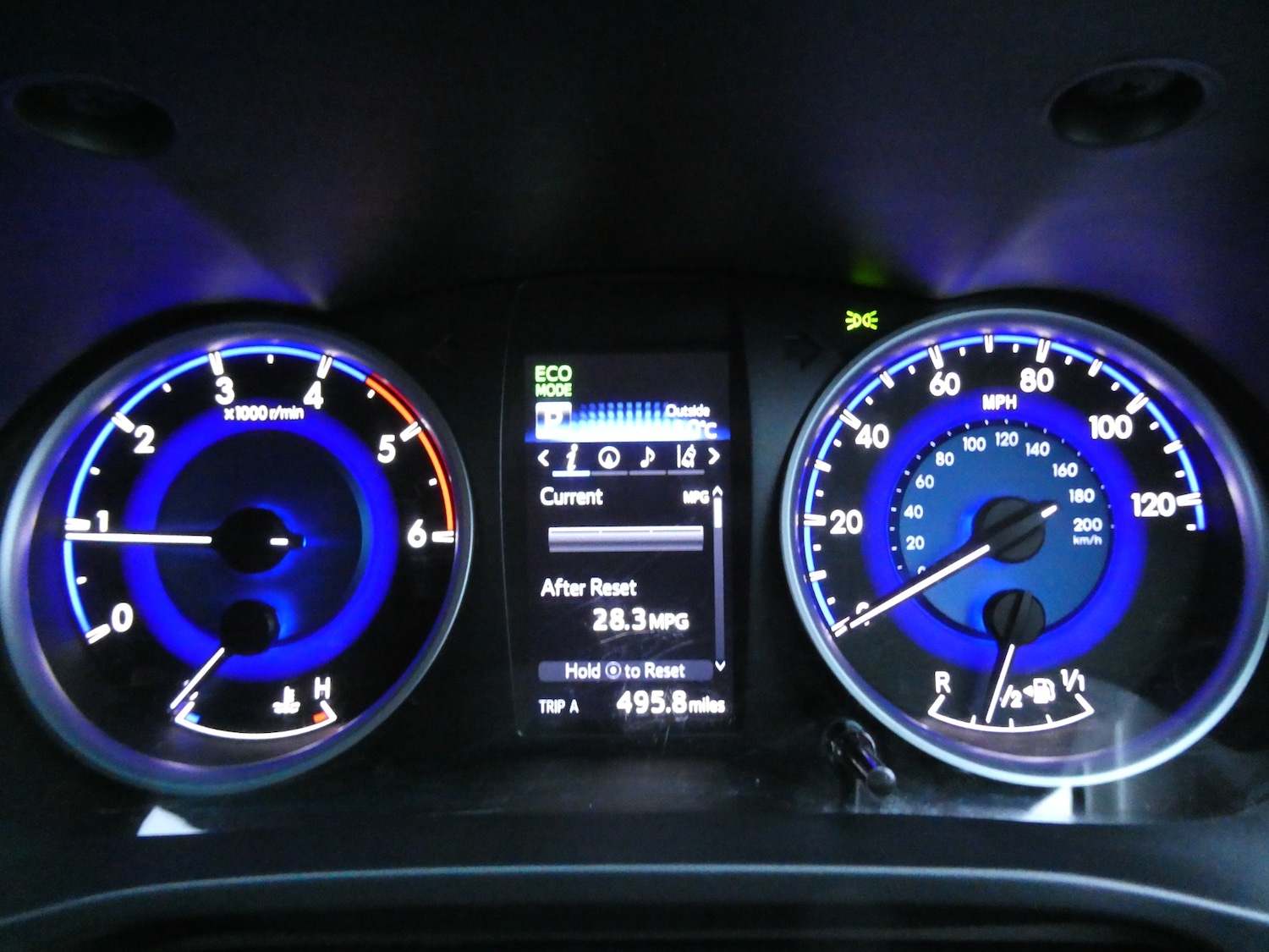 Used Toyota Hilux 2018 for sale - 76845910: Photo 8