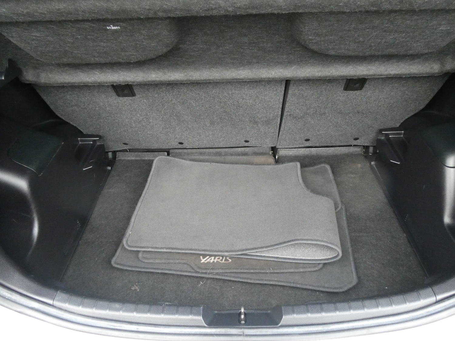 Used Toyota Yaris 2013 for sale - 77336681: Photo 19