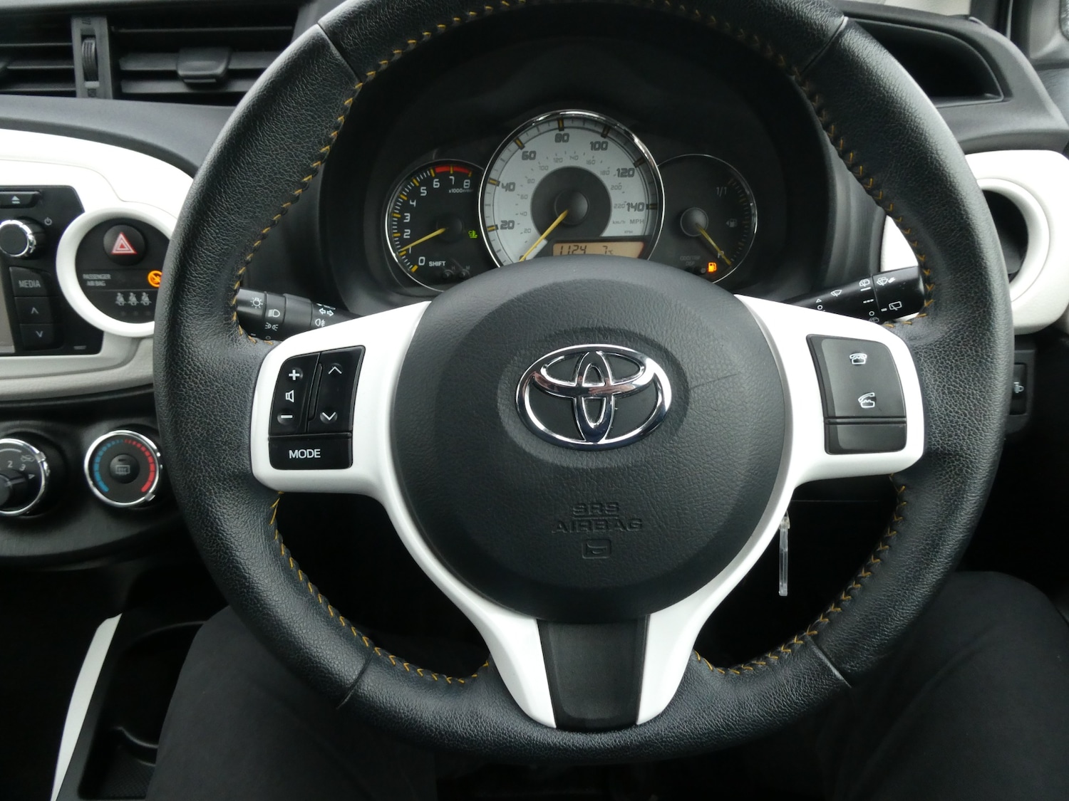 Used Toyota Yaris 2013 for sale - 77336681: Photo 6