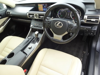 Used Lexus IS 2016 for sale - 75641100: Photo