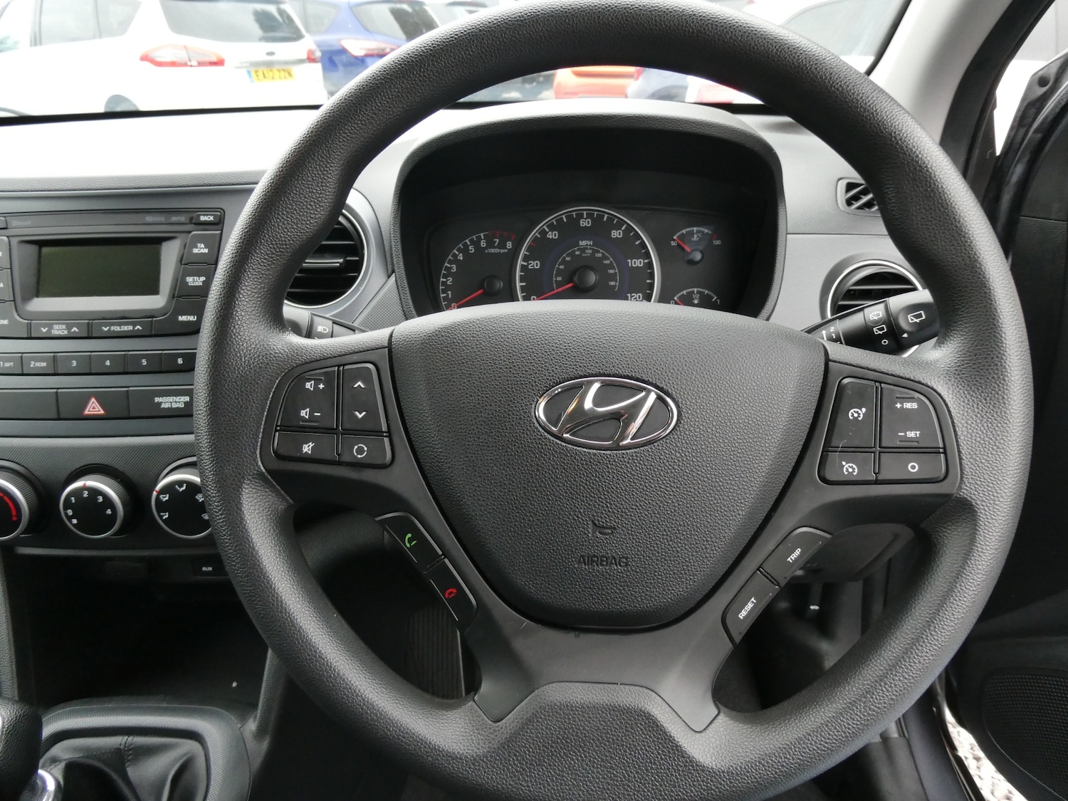 Used Hyundai i10 2017 for sale - 76288685: Photo 6
