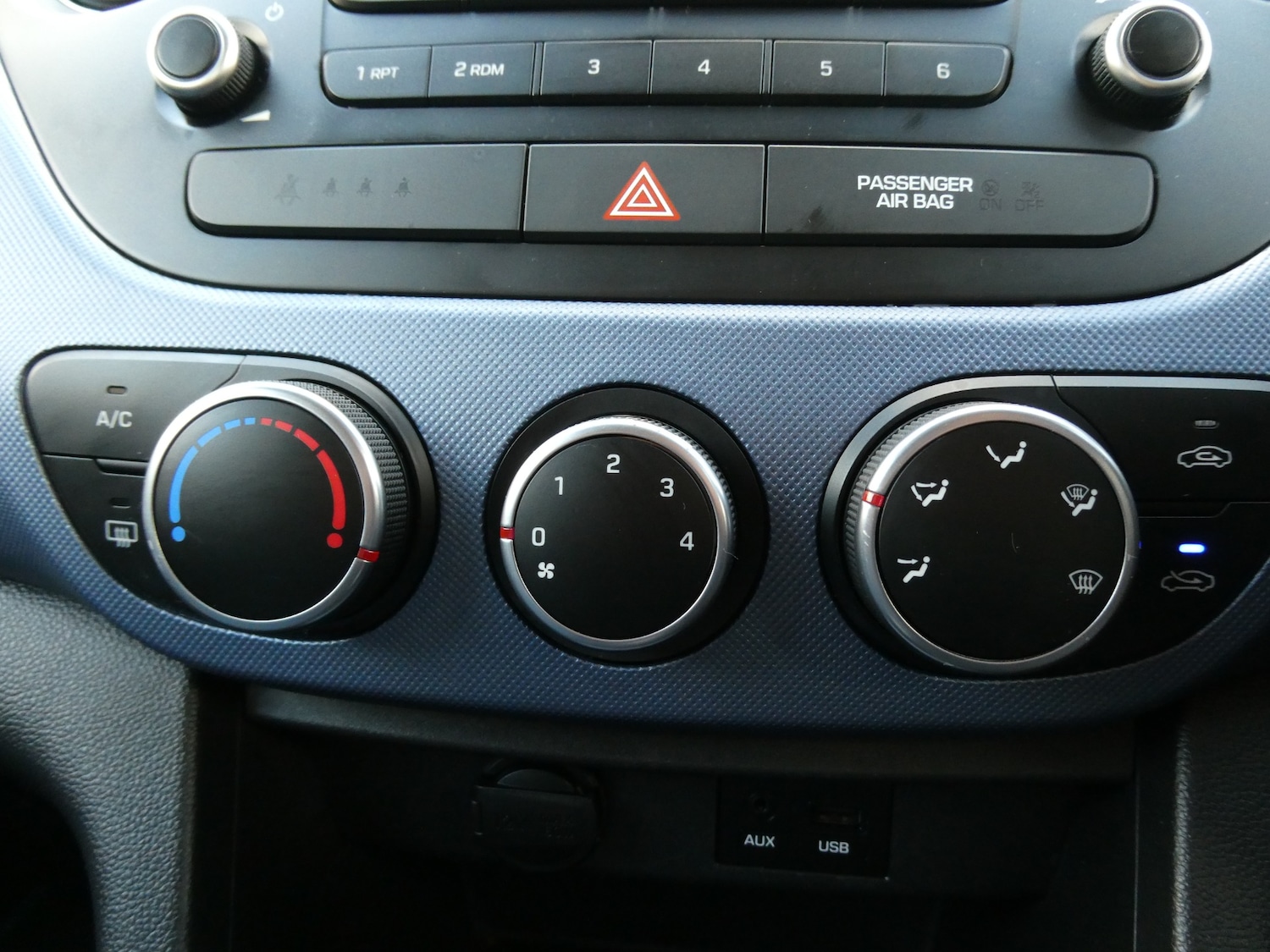 Used Hyundai i10 2015 for sale - 76344138: Photo 13