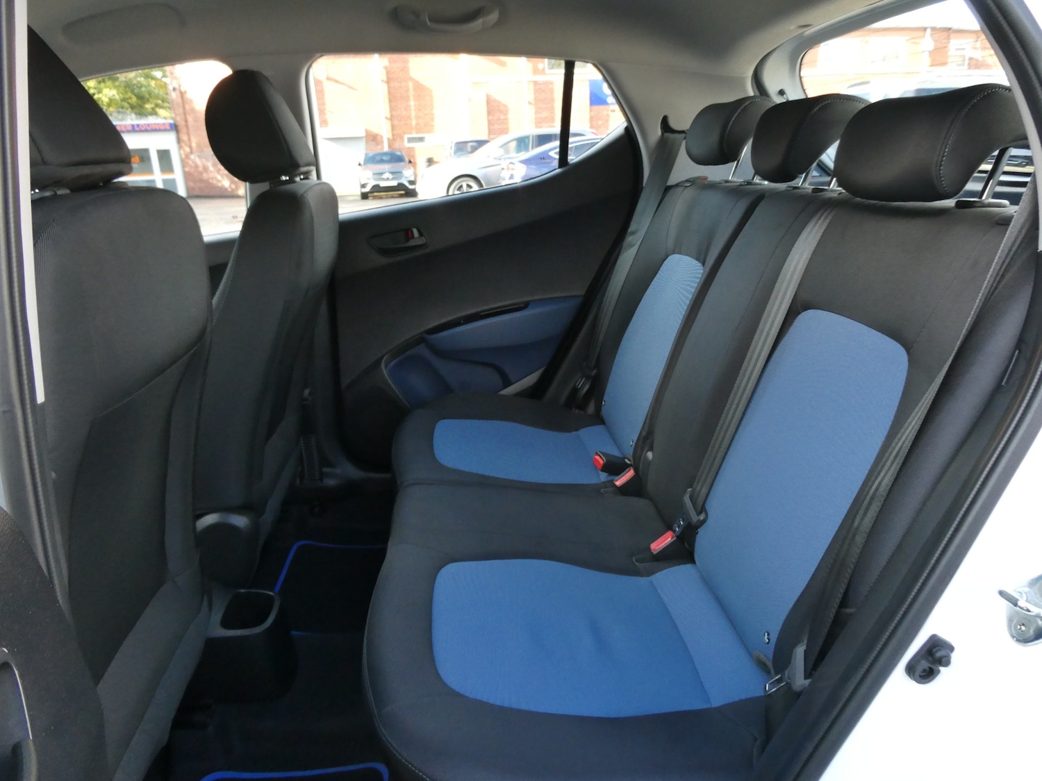 Used Hyundai i10 2015 for sale - 76344138: Photo 17