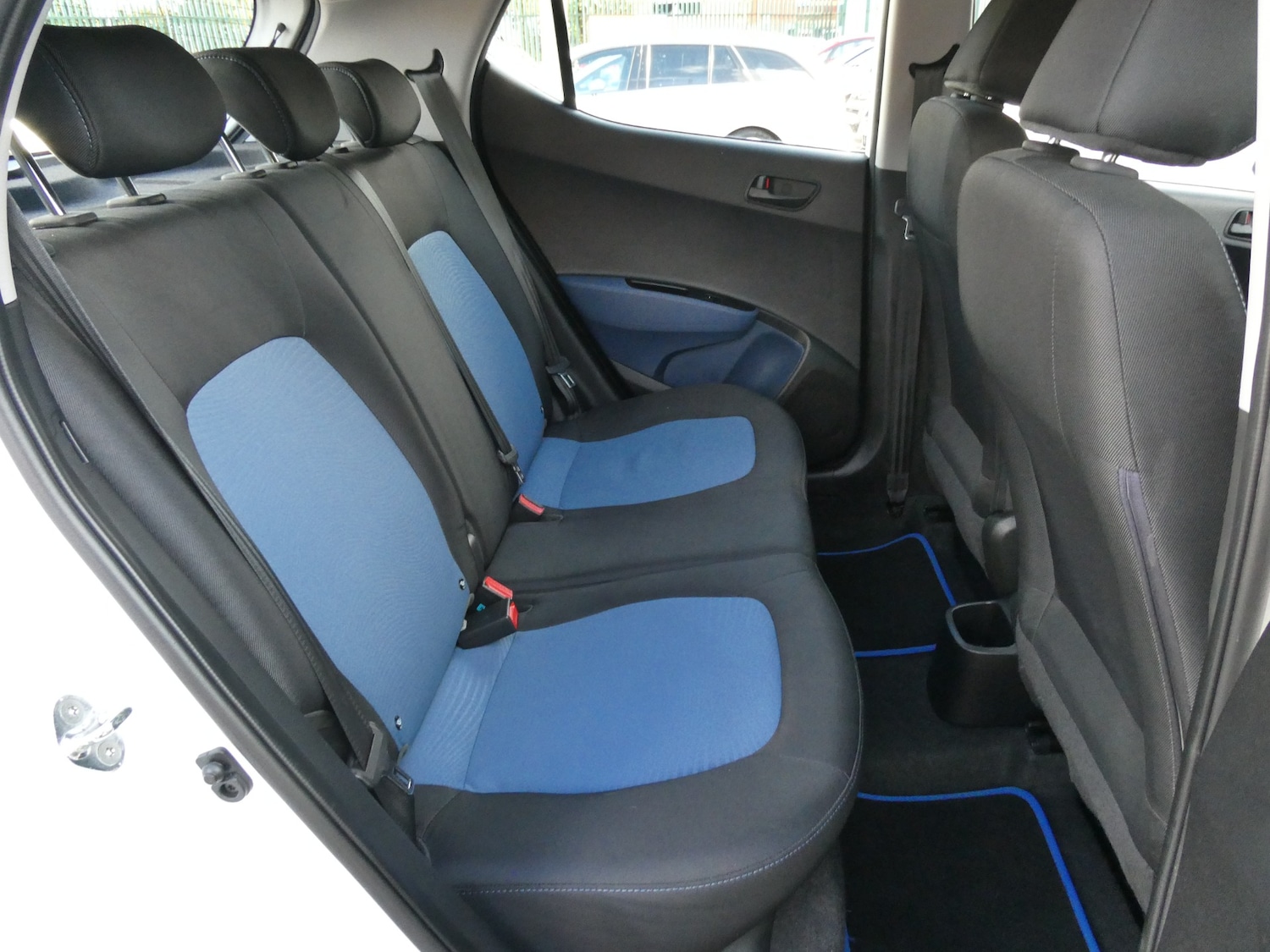 Used Hyundai i10 2015 for sale - 76344138: Photo 20