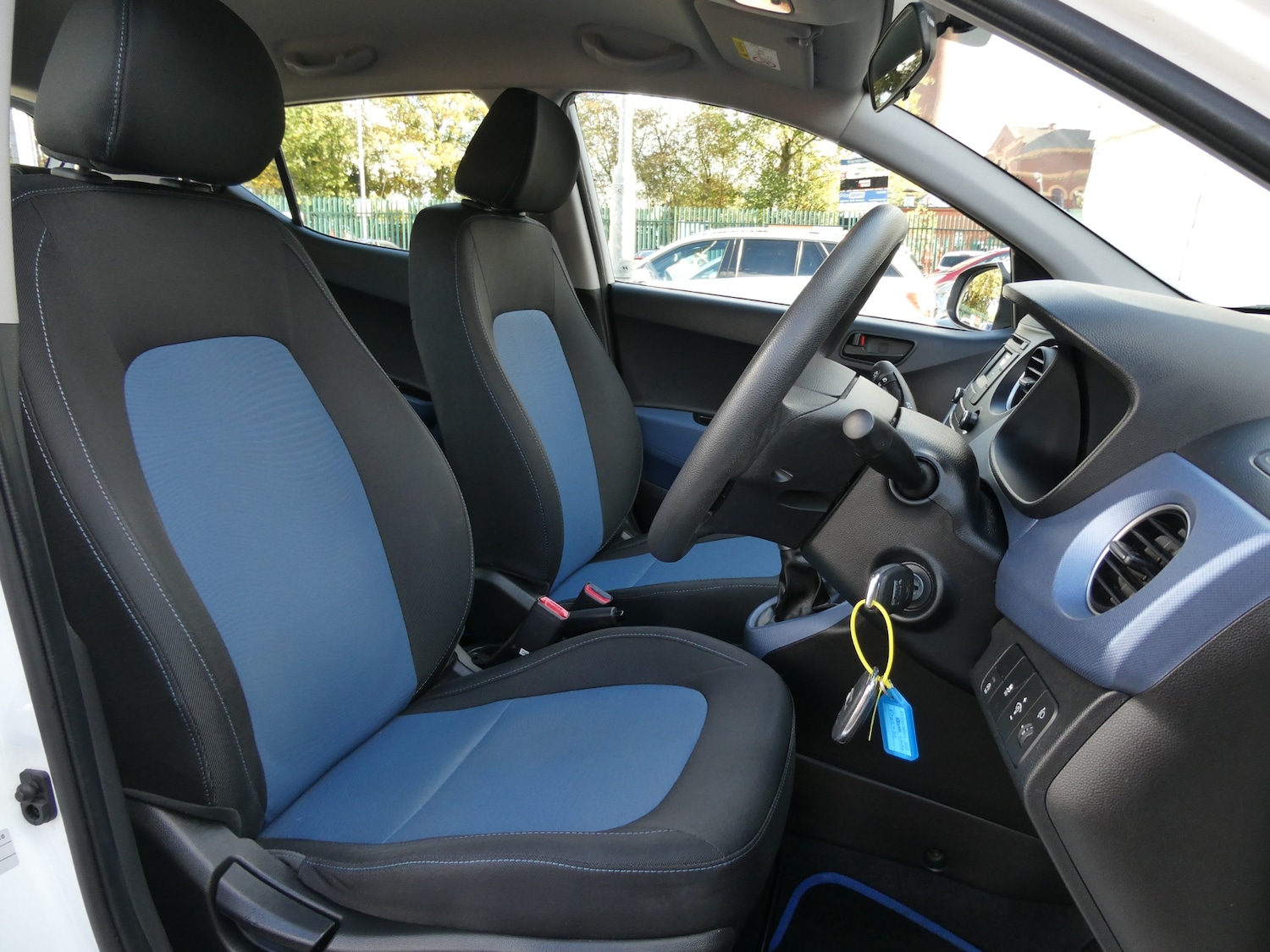 Used Hyundai i10 2015 for sale - 76344138: Photo 5
